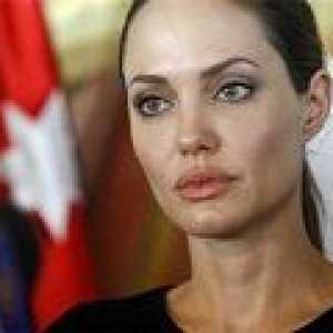 Hepatitida postupně zabíjí Angelina Jolie
